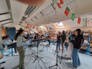 Atelier écriture chanson photo enregistrement basse guitare clavier piano micro chant